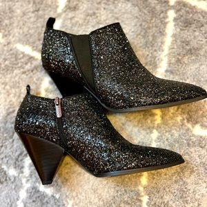 Womens SARTO Franco Sarto Newbury2 Pointed Toe Ankle Boots, Black Glitter , 8 US